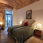 Appartement Romantic And Atypical In Prague's Montmartre