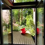 Romantic And Atypical In Prague's Montmartre Praag