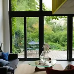 Romantic And Atypical In Prague's Montmartre Appartement Praag
