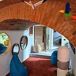 Appartement Romantic And Atypical In Prague's Montmartre
