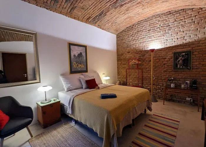 Romantic And Atypical In Prague's Montmartre Prag