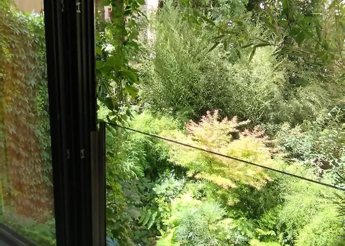 Romantic And Atypical In Prague's Montmartre * Prag