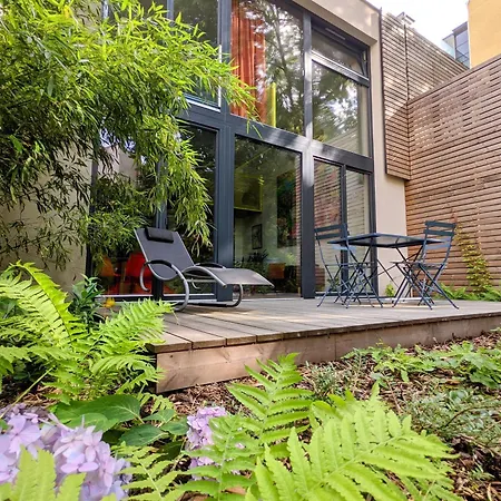 Romantic And Atypical In Prague's Montmartre Apartmán Praha