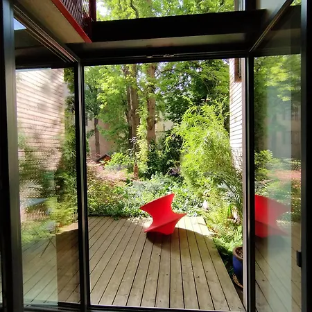 Romantic And Atypical In Prague's Montmartre Praga