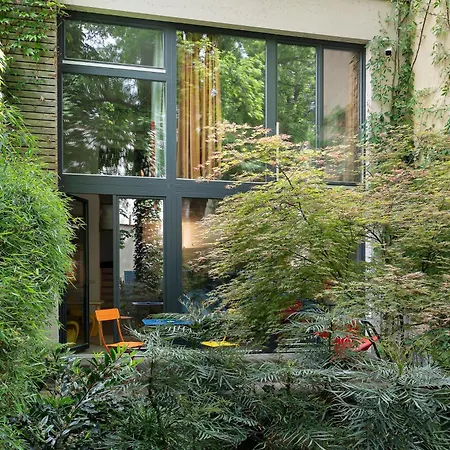 Romantic And Atypical In Prague's Montmartre Apartman