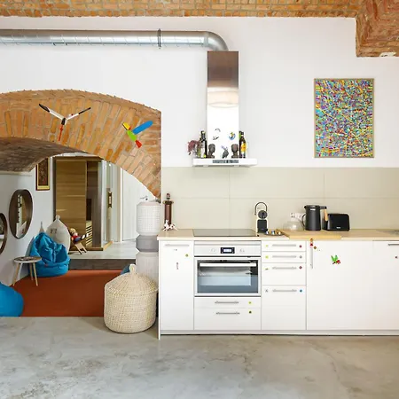 Romantic And Atypical In Prague's Montmartre Apartman
