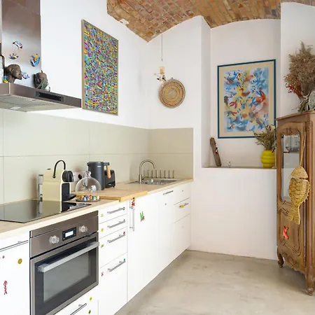 Apartman Romantic And Atypical In Prague's Montmartre *