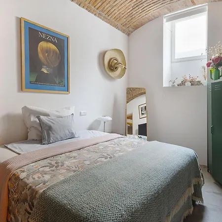 Romantic And Atypical In Prague's Montmartre Apartman