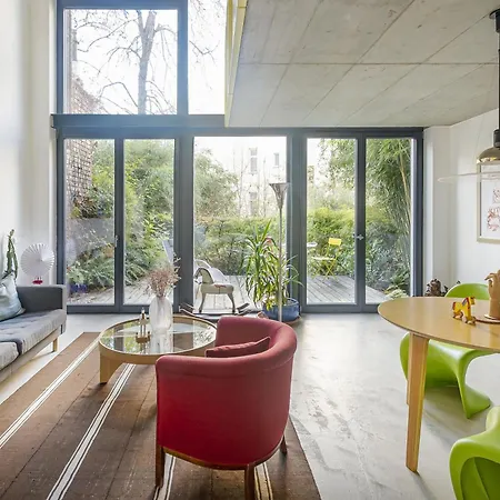 Romantic And Atypical In Prague's Montmartre Apartman Prága