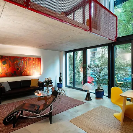 Romantic And Atypical In Prague's Montmartre *