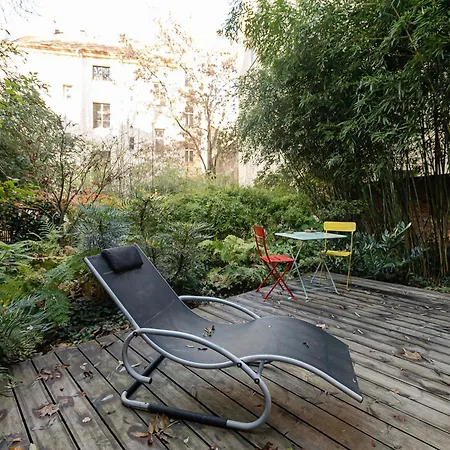 Romantic And Atypical In Prague's Montmartre Prága