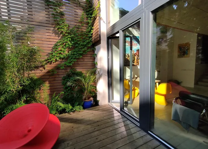 Romantic And Atypical In Prague's Montmartre