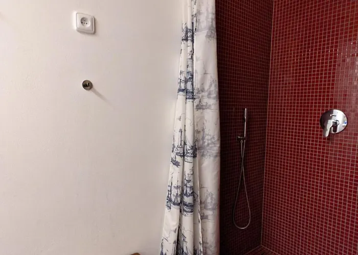 Romantic And Atypical In Prague's Montmartre Daire *