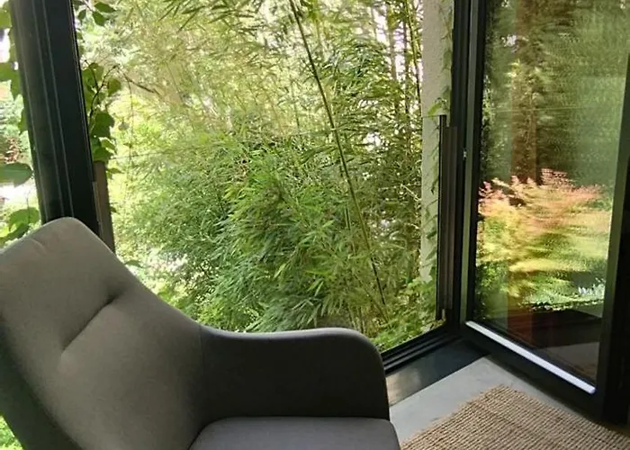 Romantic And Atypical In Prague's Montmartre Prag