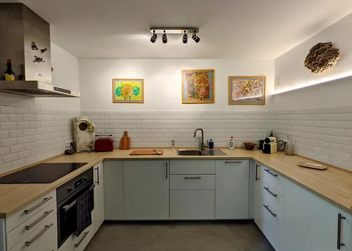Lejlighed Romantic And Atypical In Prague's Montmartre